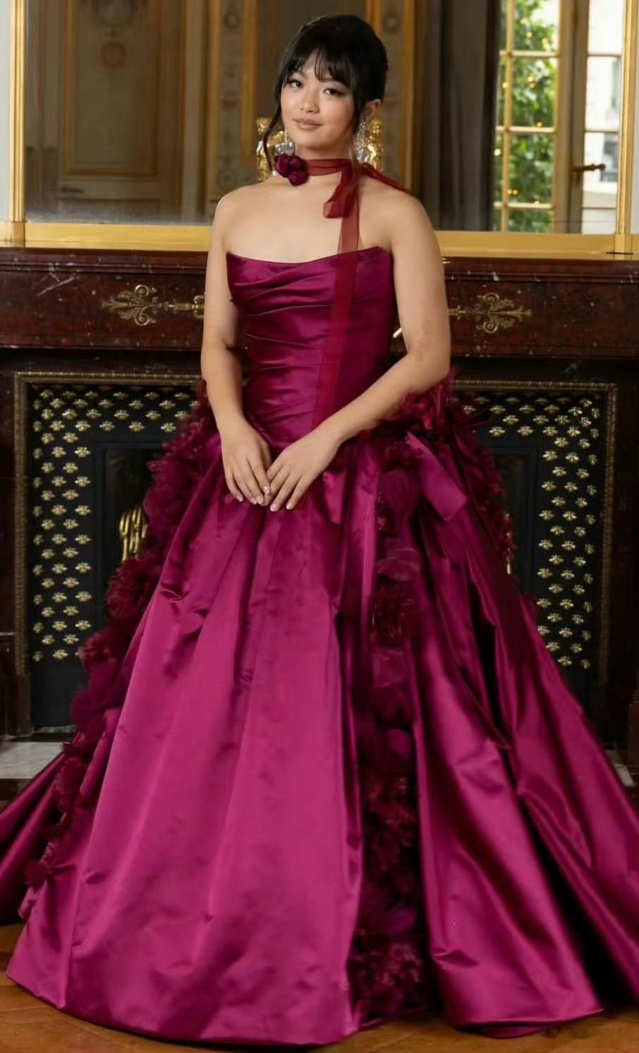 比亚迪王传福的女儿AliceWang，与母亲李柯StellaLi一同出席今年