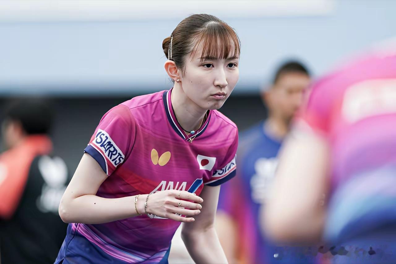 早田希娜近来很纠结！伦敦世乒赛决赛，中国女乒战日本女乒，早田希娜出战两场，全部失