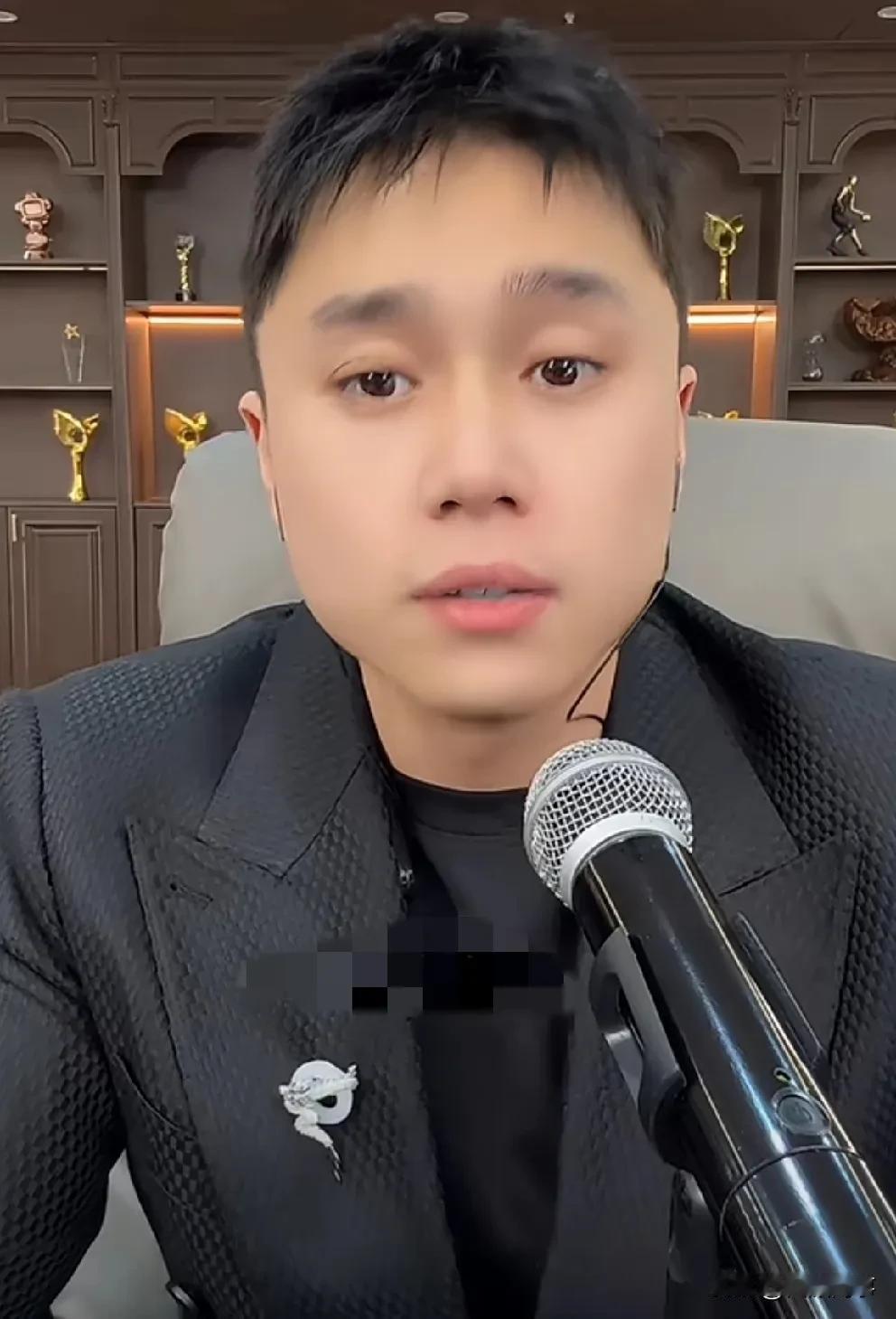 小胖表示刘二狗可以合作一起搞钱，但是不可能改818马甲！