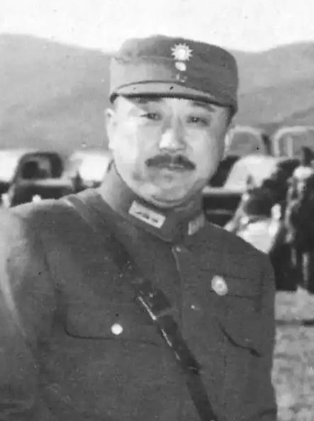 1938年，八路军一个营500多人仅12条枪，司令官卫立煌嘲讽：去送死吗？营长反
