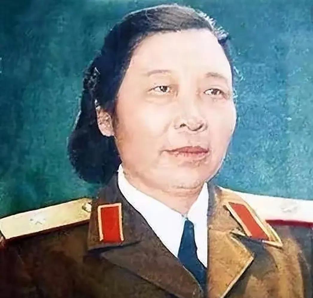 1955年，开国女将军李贞回乡探亲时，遇见了曾对她非打即骂的第一任丈夫。四目相对