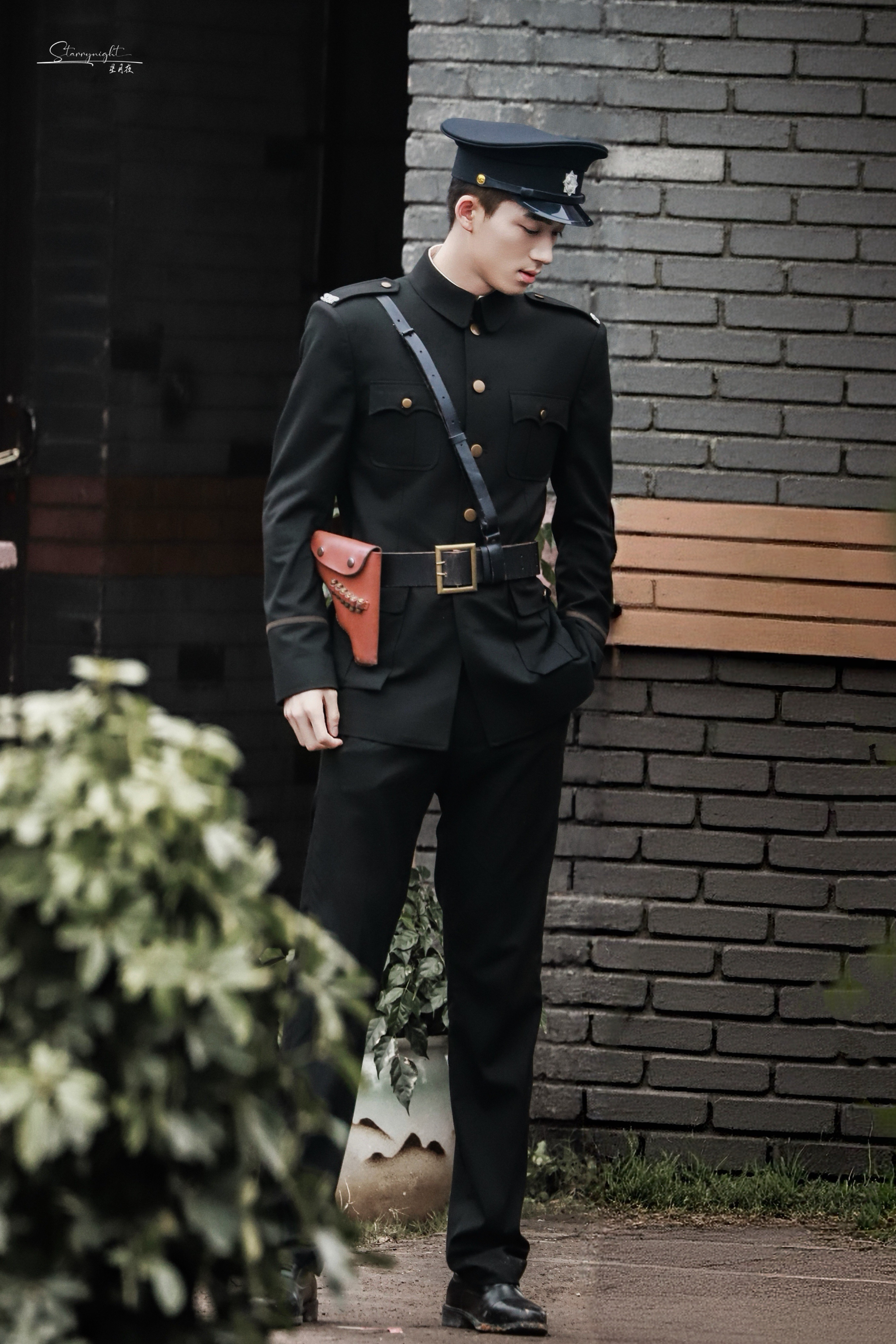 好帅！！意气风发的关探长！星月宽肩窄腰好适合这种制服啊暗影侦探要来了王星越关岑