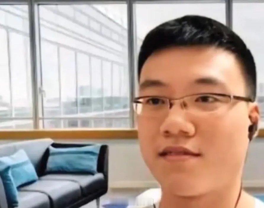 一个20多岁，靠奖学金读台大的单亲家庭穷小子，转头在暗网搞出个毒品网络，3年狂赚