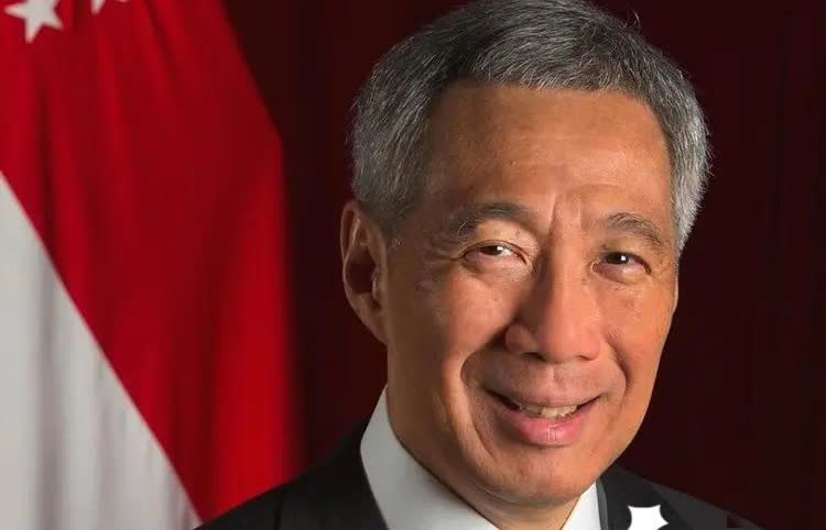 抗日阅兵前夕，李显龙在日本领那“旭日章”的操作，真的太膈应人了！连日本都特意出来