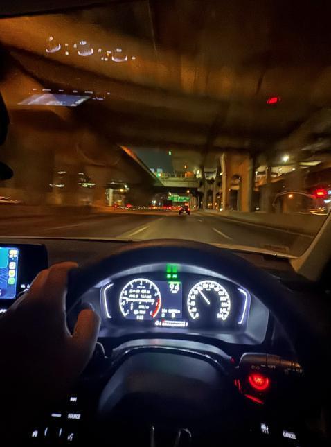 汽车里面确实踩过坑，你要说最昂贵的，那就是前挡风玻璃以及车顶天窗也贴了膜。这两处