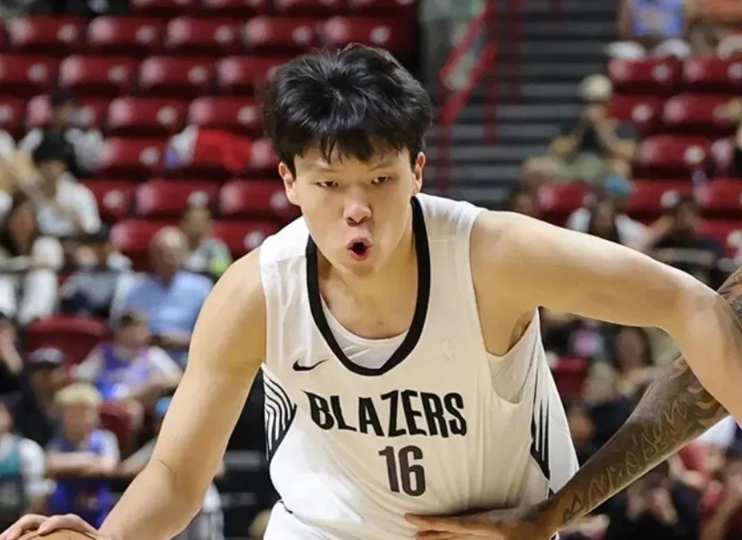杨瀚森的表现惊呆所有人，他值得16顺位！开拓者主帅比卢普斯彻底惊呆了：一场极其普
