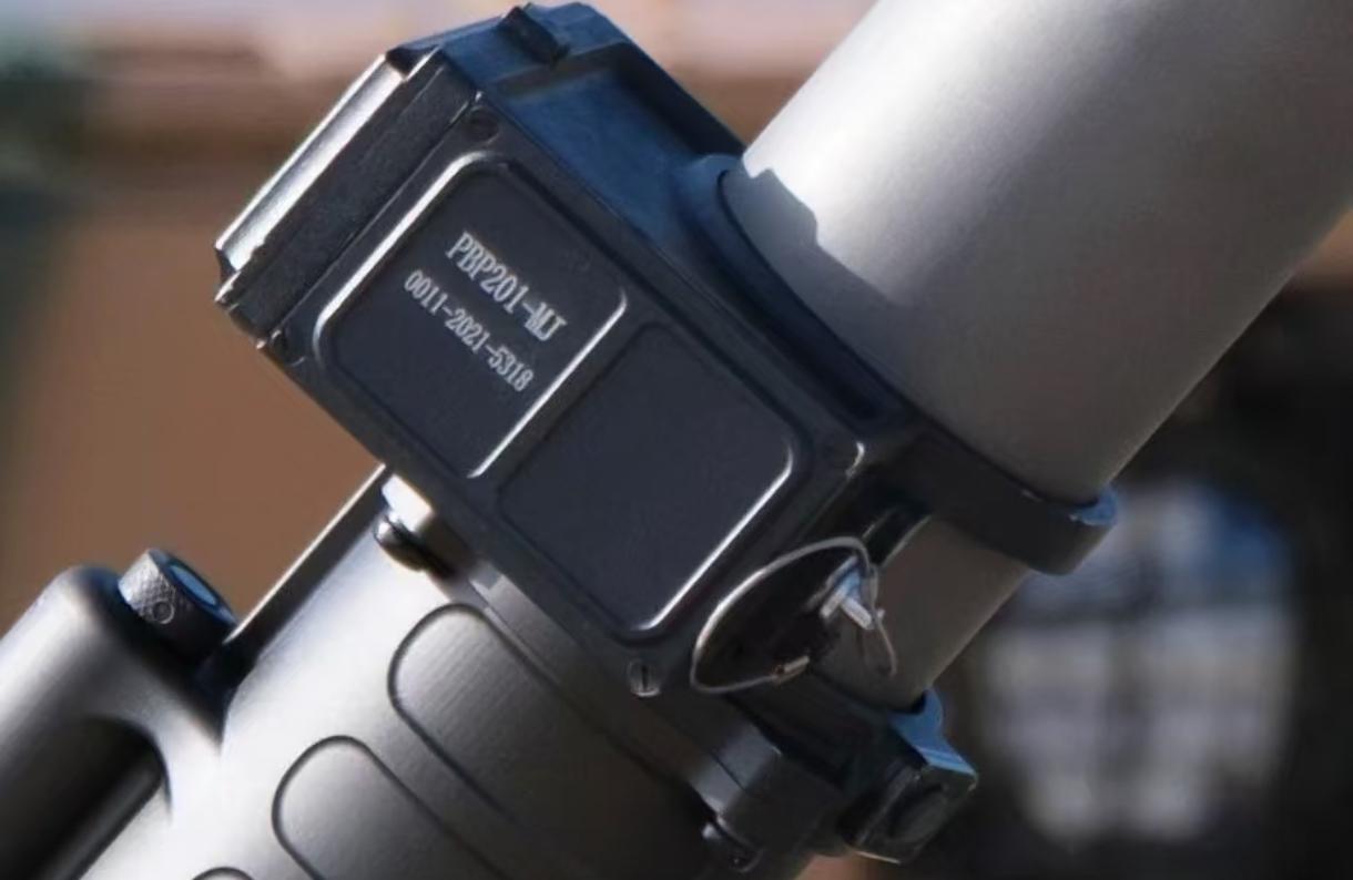 钛合金迫击炮问世：中国为啥能把“贵价材料”用得这么豪横？这门PBP-201