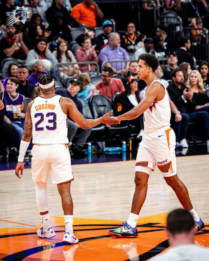 我今天看球，突然想到一个暴论：如果开拓者愿意用一个首轮+杨瀚森换马鲁阿奇，对太阳