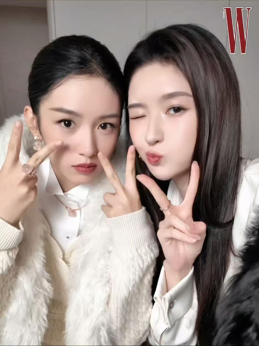 周也王玉雯合体成功周也王玉雯合体看秀好闺闺合体成功！