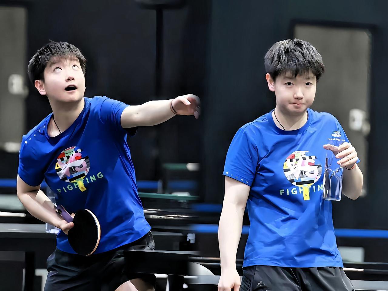 莎莎头发剪短啦！看来离我们见面的日子不远了吧？掰手指一算都快50天了，说