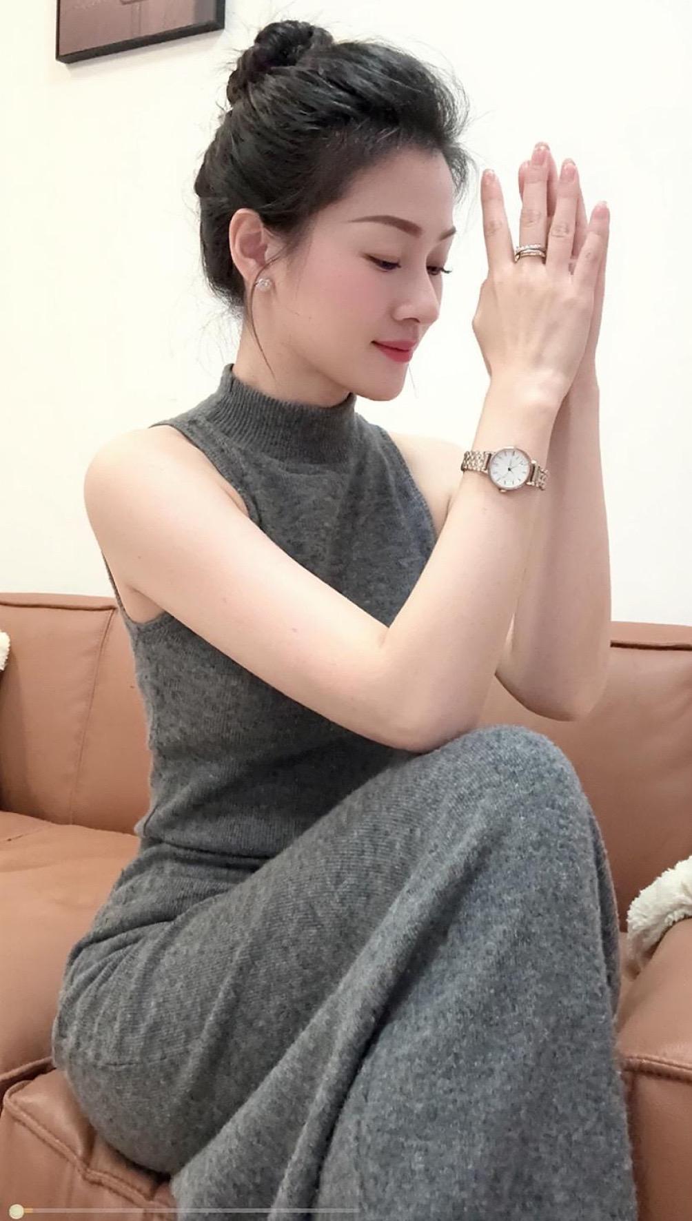 别轻易和一个人断联，哪怕你已经不爱了，因为，习惯比喜欢更难放下。断联...