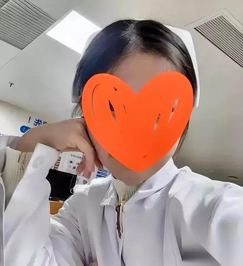 这操作我实名支持二婚护士妈妈做的事最近吵翻全网。家里明明住四室一厅够