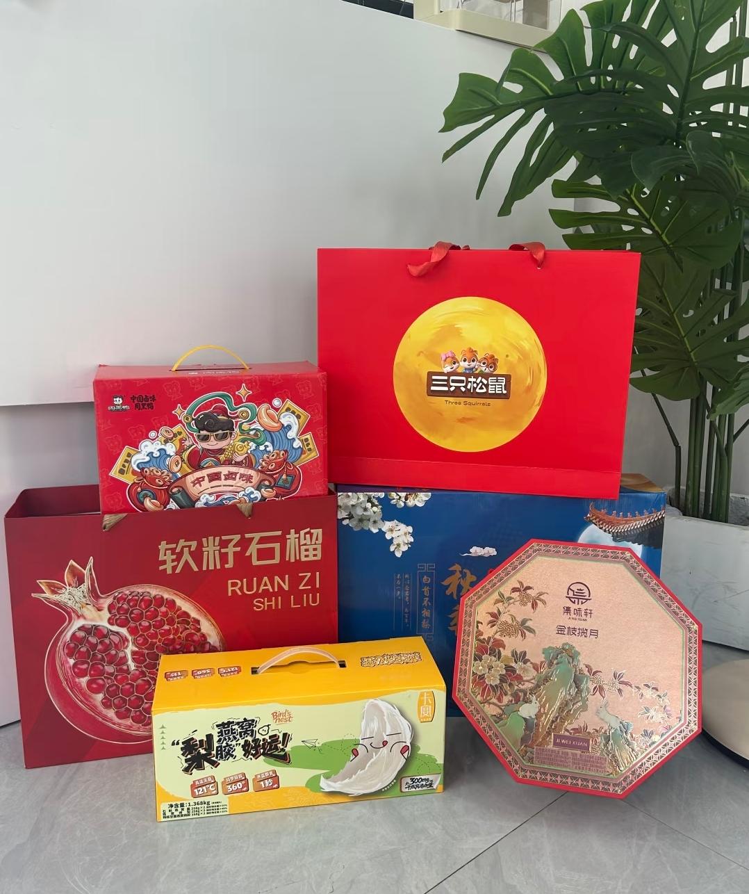 中秋节拎着3大袋沉甸甸的礼品上门，结果连口热饭都等不到，亲舅舅一家全程冷着脸，