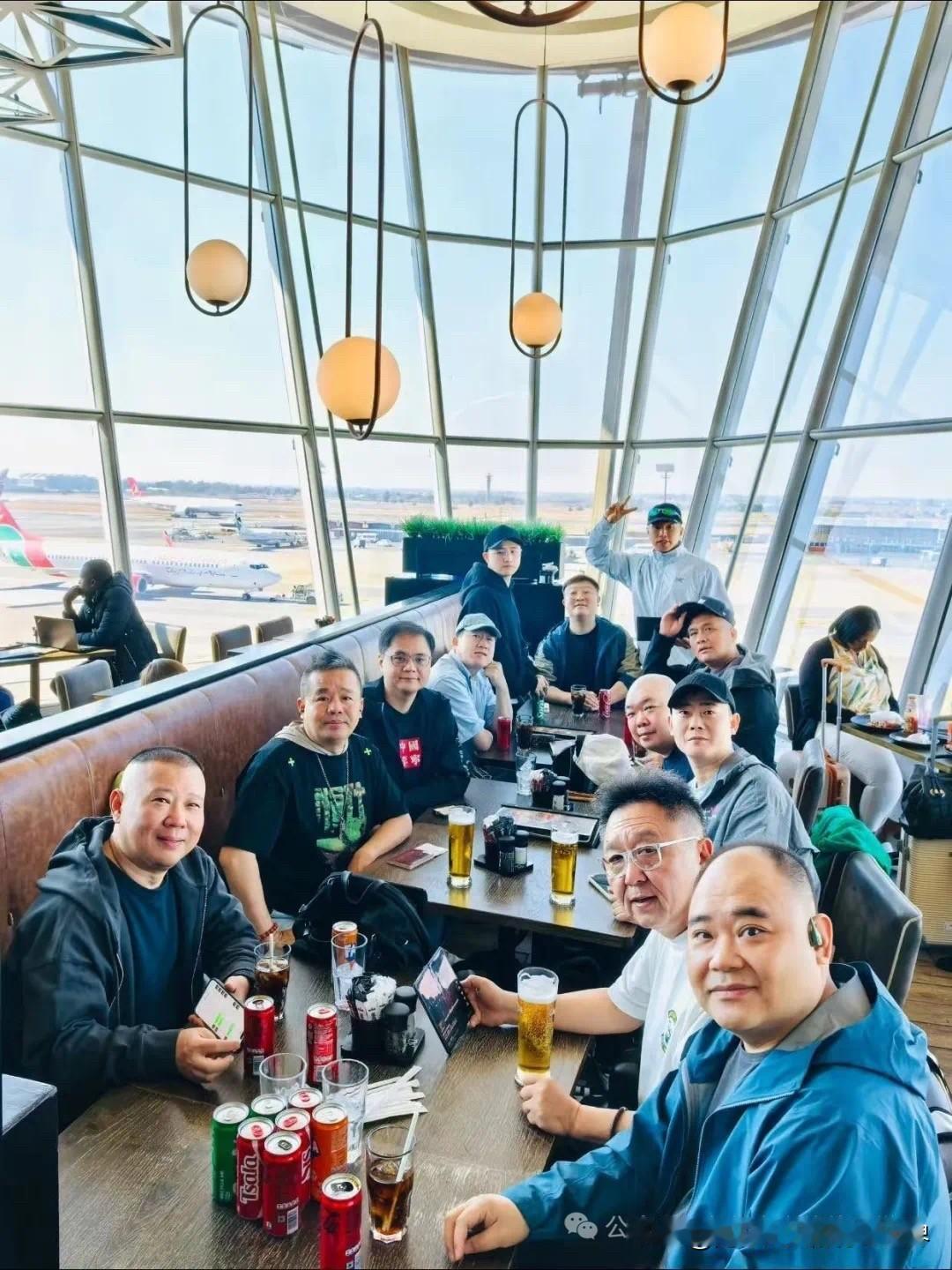 侯震只是个司机，为什么郭德纲世界巡演还带着他呢？让侯震开车吗？出国巡演，有主办