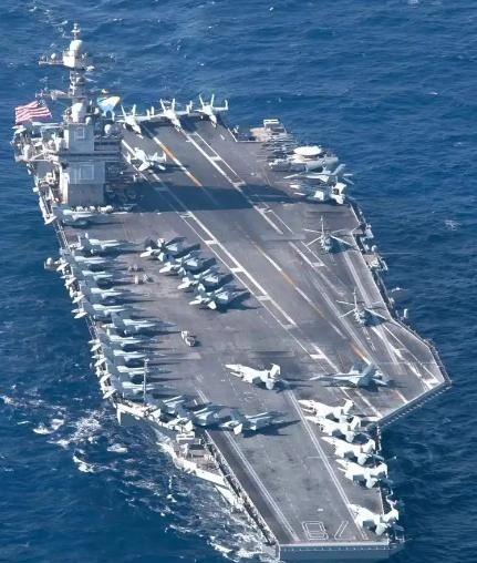 突然间，日本冒出来七艘准航母，且瞒过了世界。这准航母，平时如一般大的驱逐舰，战时