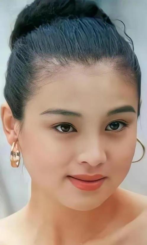 当年，英宁向刚生下女儿不久的妻子赵明明提出离婚，赵明明追问原因，英宁支支吾吾就是