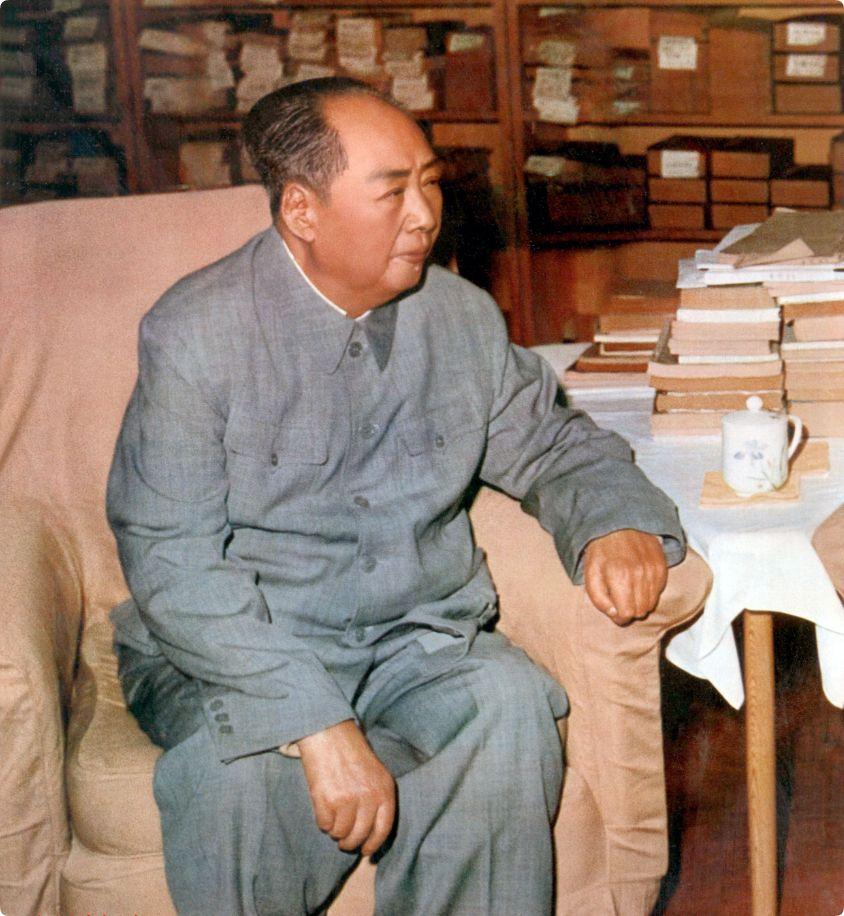 1974年9月16日毛主席对杨得志说：还有两年也不一定，阎王请我喝烧酒。这话