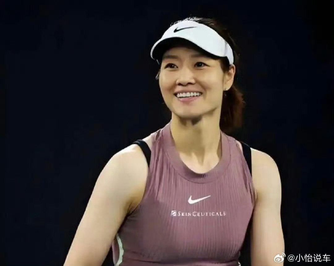 终于等到李娜本人澄清这个传了快10年的误会了。之前全网都在说她2014年退役是因为意外怀孕瞒不住，现
