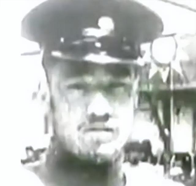 1936年秋，西路军两万余人西渡黄河，在河西走廊历经血战，终因孤军无援、弹尽粮绝