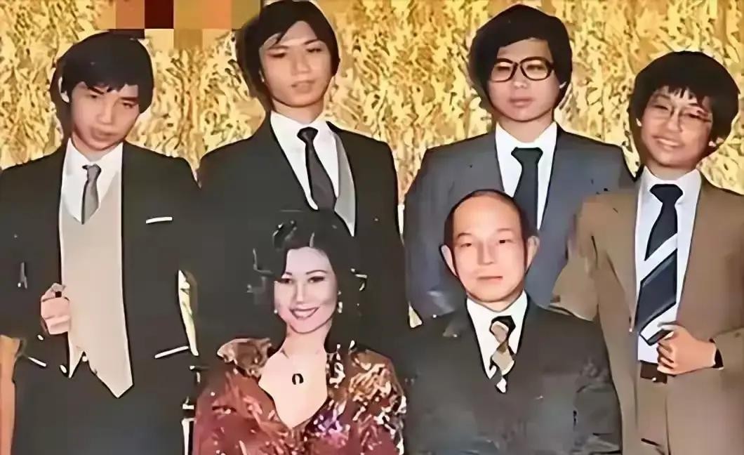 香港富豪圈里，霍家的家产居然没闹出风波，这事儿挺有意思的全靠老爷子霍英东生前定下的一条死规矩：家族生