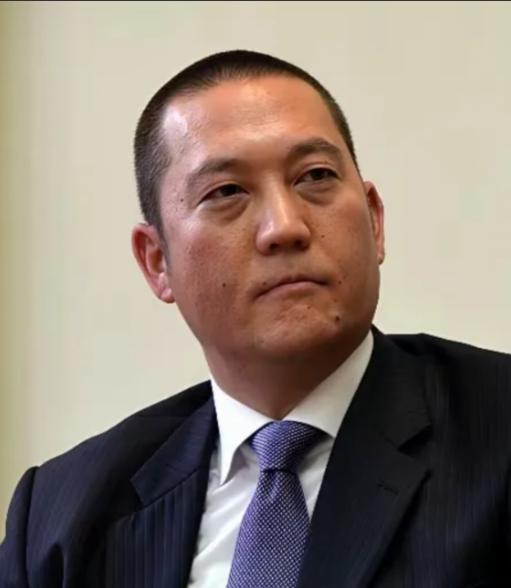 台湾政坛彻底炸锅了！搅动这场全岛风波的，是两口停放了半个世纪、至今未曾入土下葬的