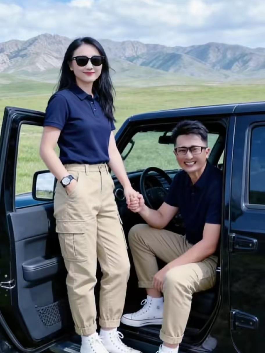 主持人杨帆和妻子穿情侣装：人好看，穿什么都好看吗？近日，刷到杨帆和妻子的情侣