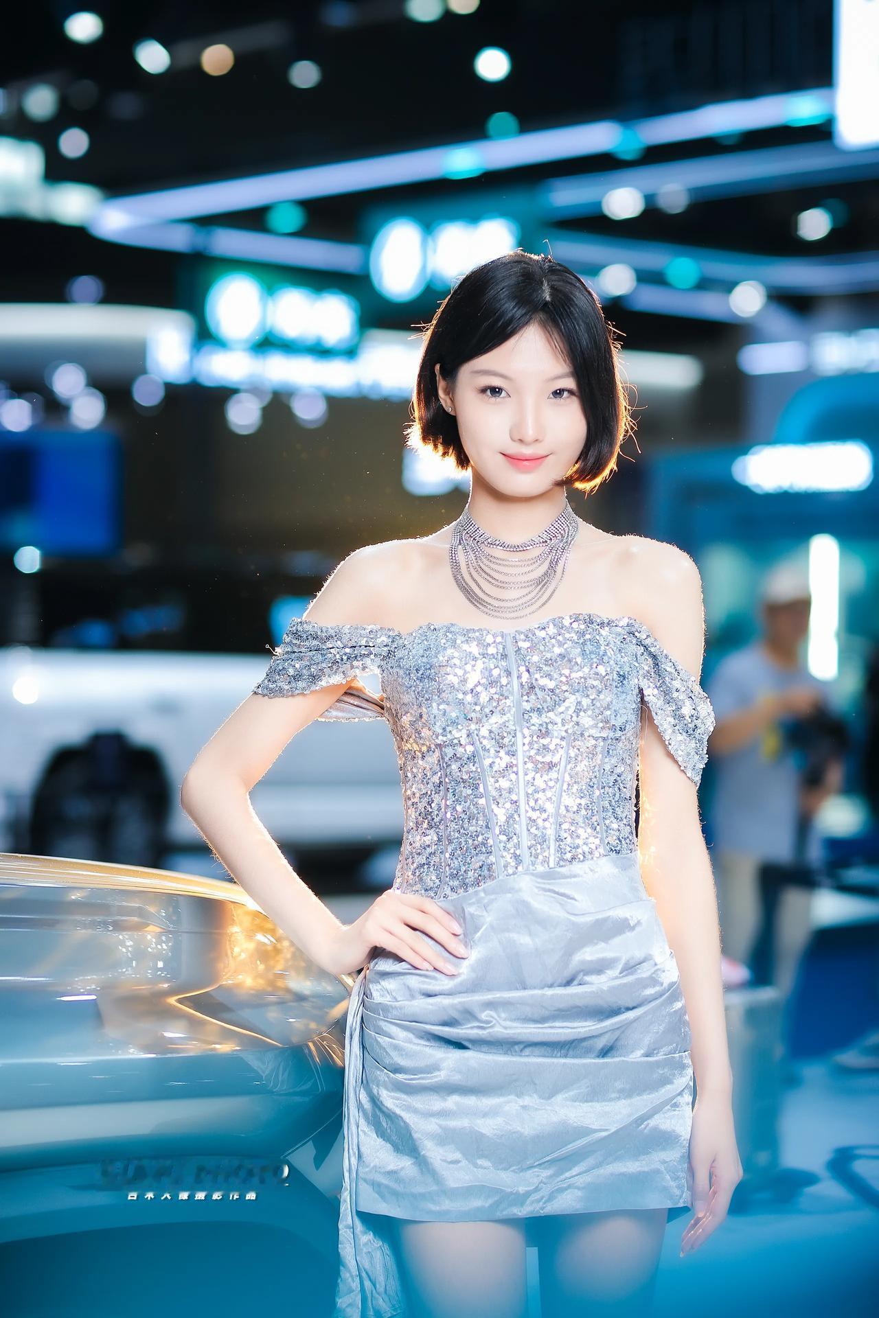 2026重庆车展方程豹展台模特