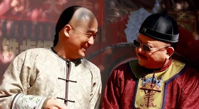 和珅出上联“三斤四两五花肉”，纪晓岚给出下联，把和珅吓出一身冷汗，这到底是怎么回