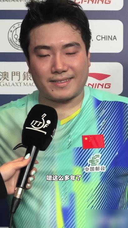 梁靖崑输球痛哭，刘国梁8个字评价，太狠了。关键比赛，2-1领先被翻盘，赛后他