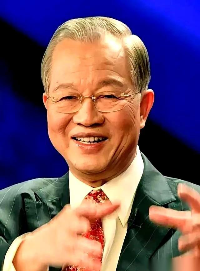 曾仕强生前撂下过一个判断，说这世界最后会捏成一团，但动手的人，不是欧洲，更轮不着