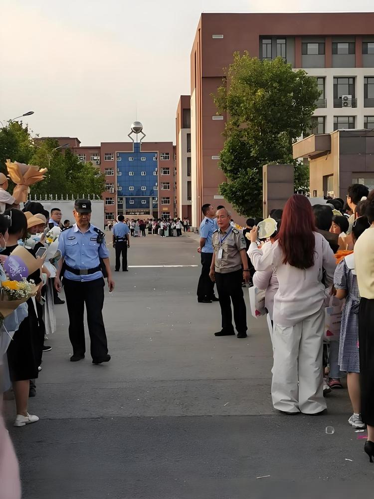 高考不重要了吗？我作为去年刚陪娃考完高考的老父亲，真的想说说掏心窝子的话，它