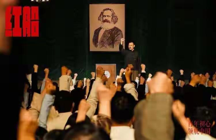 新《觉醒时代》来了？!老胡给《抓特务》添了一把火🔥，把有点凉了的“走个面