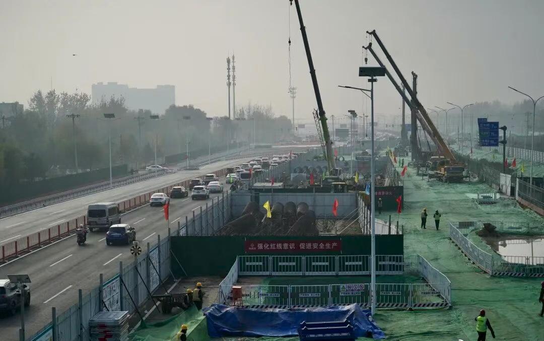 北京城市服务台【安立路快速化改造工程按下施工“加速键”】南北贯穿天通苑和北七家的