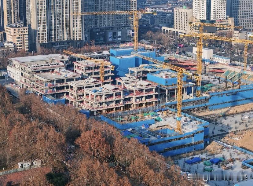 西安太古里2.17实拍现场图，西安太古里全速冲刺！工地热火朝天，进度肉眼可见地飞