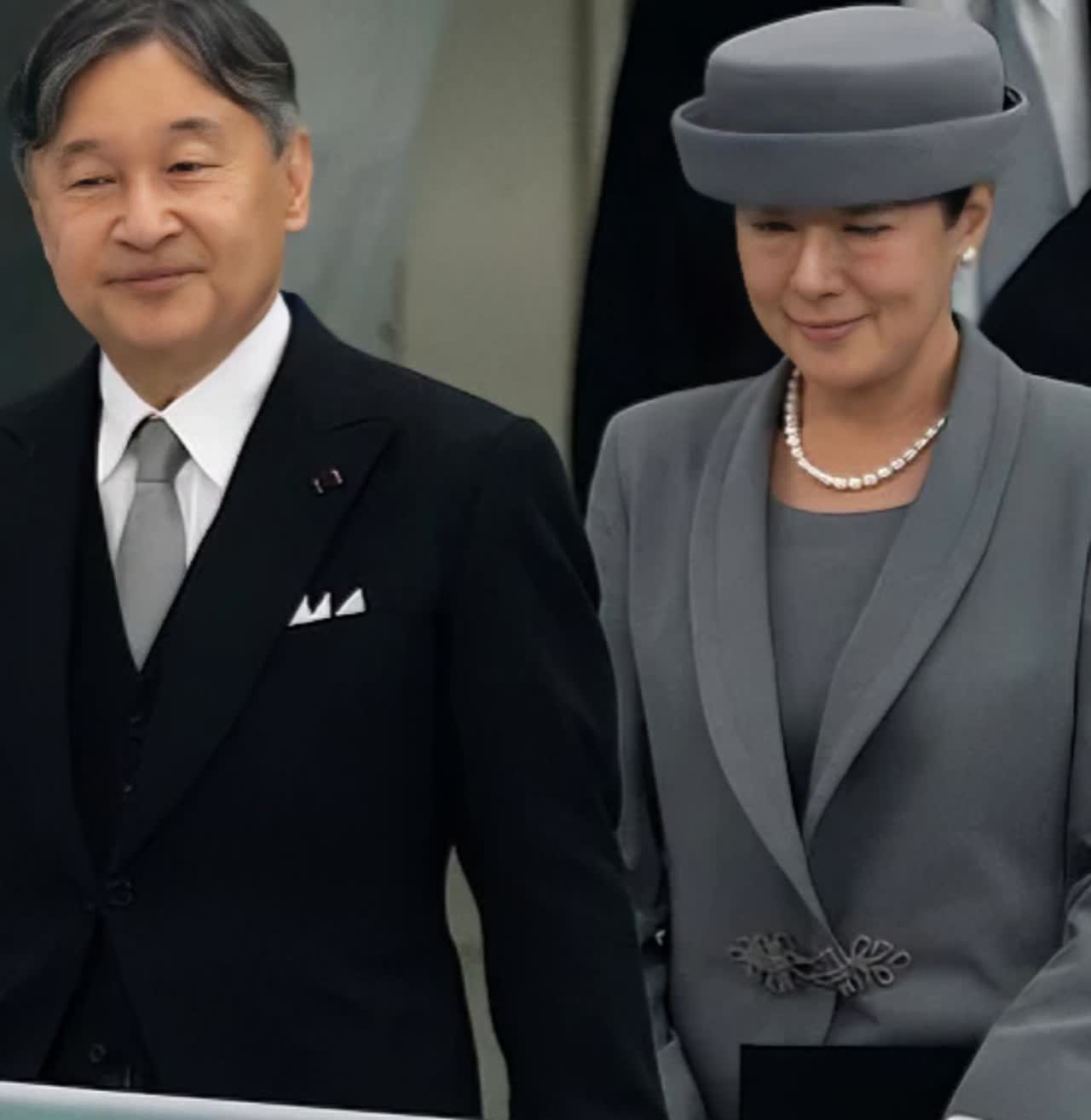 日本天皇夫妇，出席日本投降80周年纪念活动2025年8月15日，日本天皇德仁