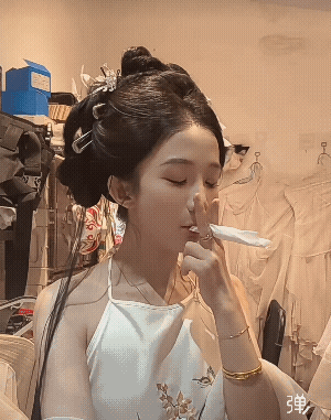 我一直以为是个女孩子，那到底是女孩子，还是男孩子?[捂脸哭]