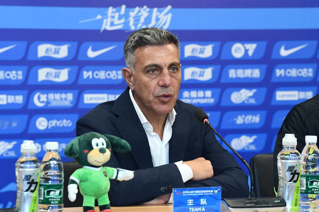 浙江队今年投入巨大，阵容历史最强，被认为有机会冲击冠军，但主帅阿洛伊西执教能力真