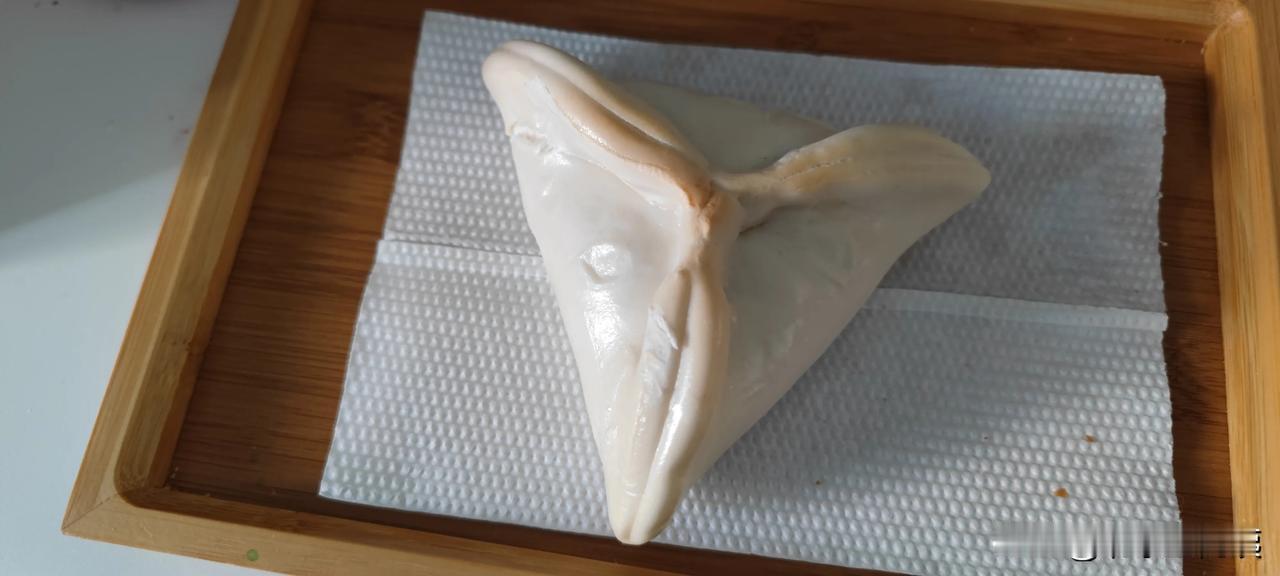 一口糖三角，瞬间破防！这才是刻在骨子里的年味外甥春节给我送了宫门口馒头，烤