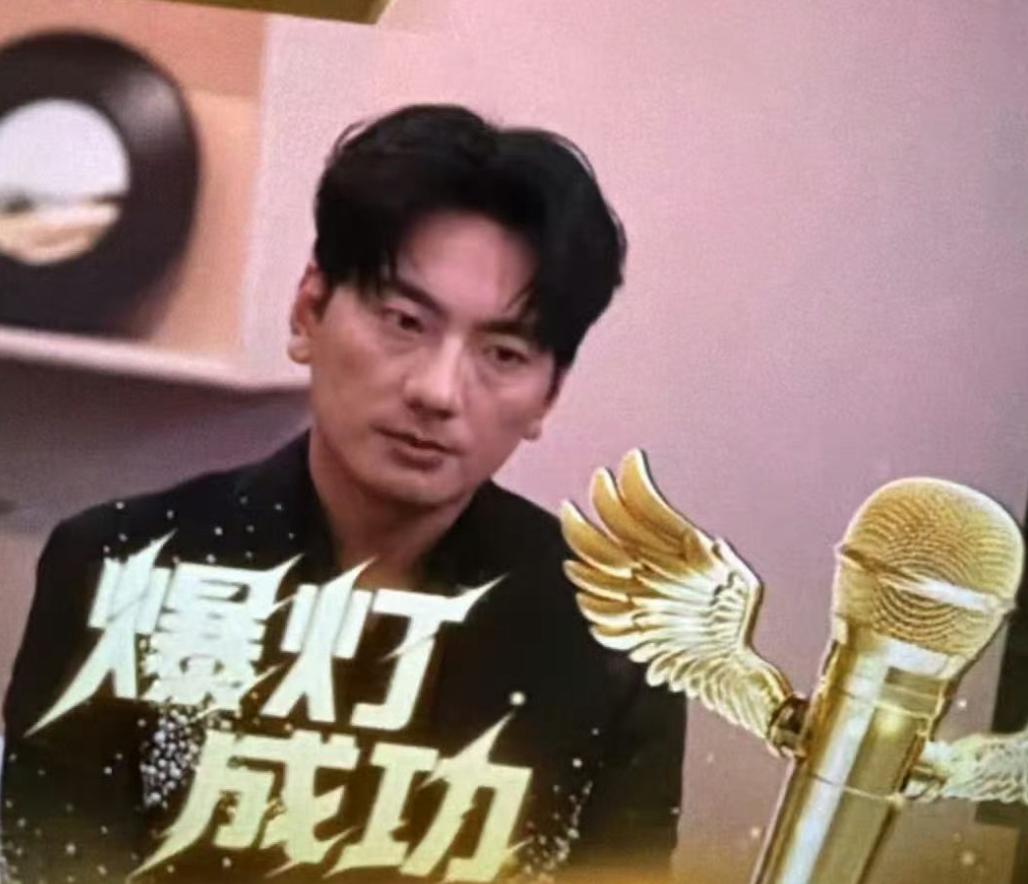 张碧晨三顾茅庐请的神助唱，竟输给蹦迪快歌昨晚歌手2026第三期联名赛可真