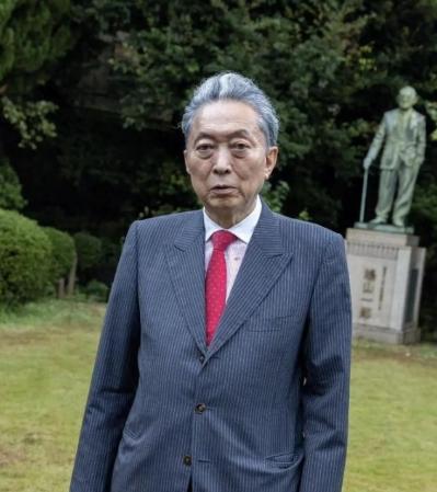 日本前首相石破茂最近急得上电视喊话：“高市早苗，醒醒吧！别再玩火了！”中国当