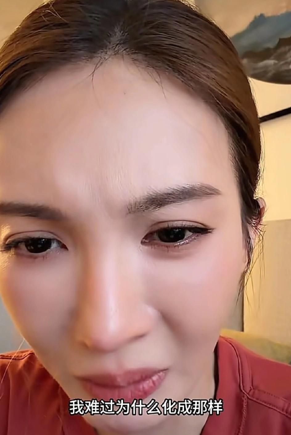 别再盯着金晨的嘴了。那具被热搜忽略的身体，正藏着内娱最狠的巴掌。北舞毕业，筋