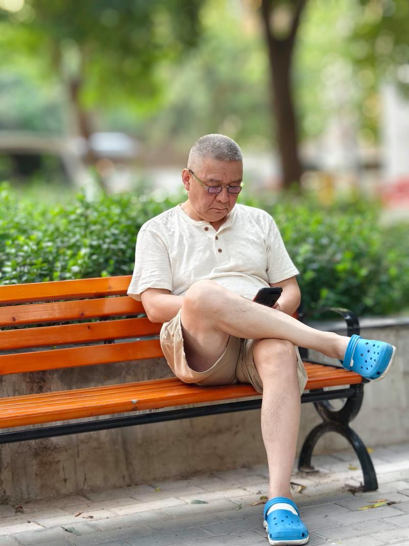 我今年80岁，部队团参谋长退休的感慨人生人这一个辈再多儿女，疼再多晚辈，等你年