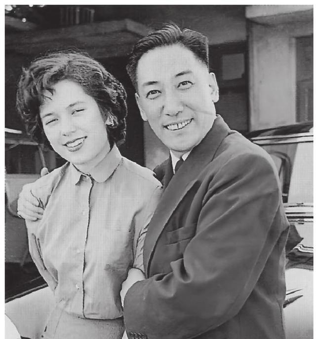 1953年，蒋纬国的妻子石静宜去世，蒋介石为了让儿子尽快走出来，安排蒋纬国出国学