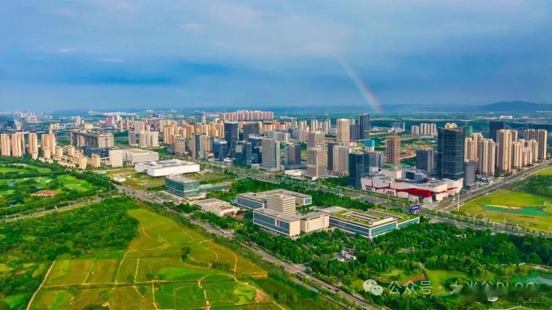 总投资超60亿！17家集成电路头部企业集中落地光谷8月22日，1