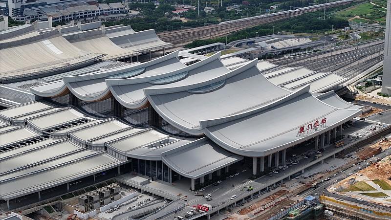 咱们来聊聊翔安机场能否成为厦门新地标这个话题，答案其实相当清晰。高崎机场去年凭