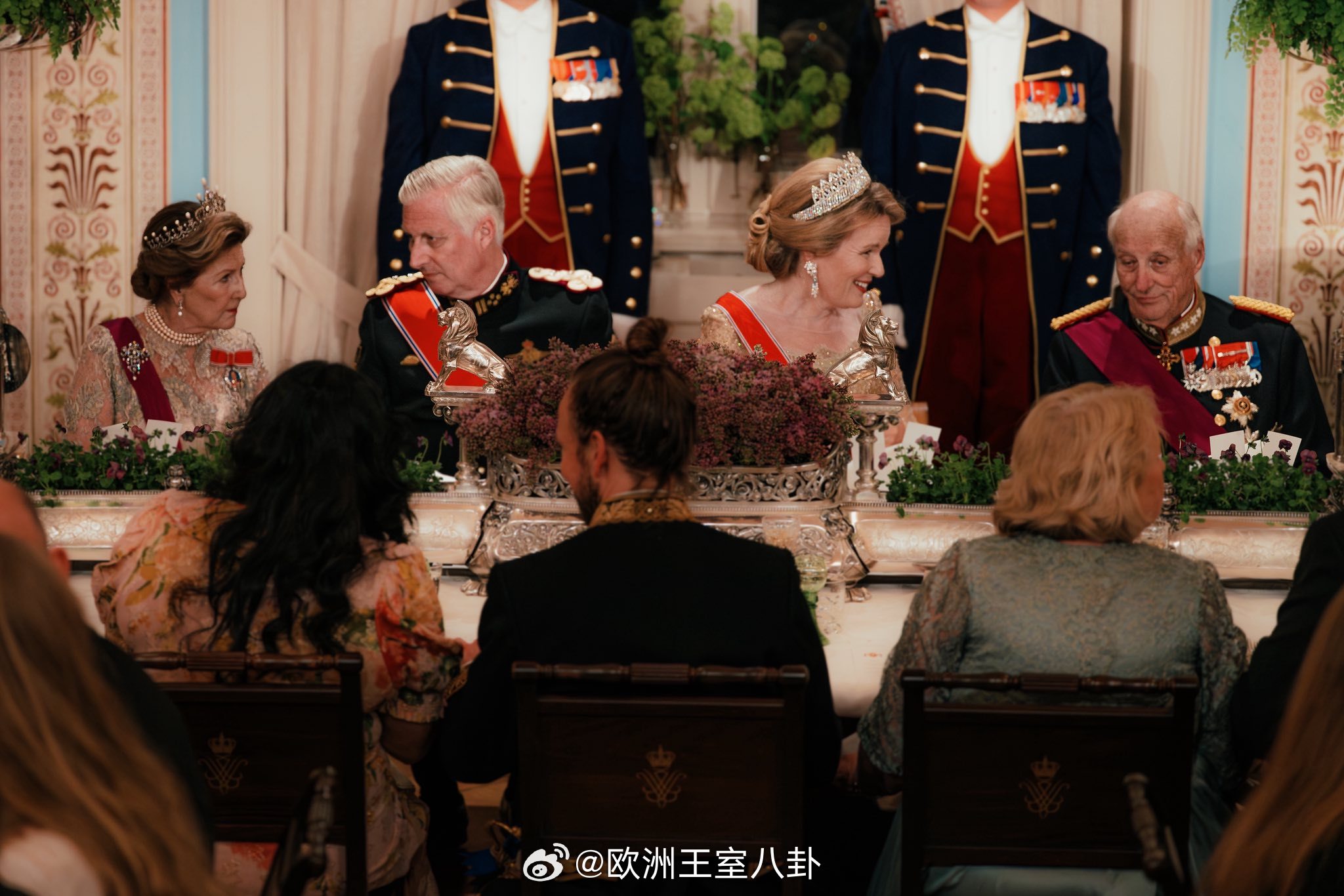 3.24比利时国事访问挪威补图，玛蒂尔德粉色裙装来自dior，夜间礼服来自阿玛