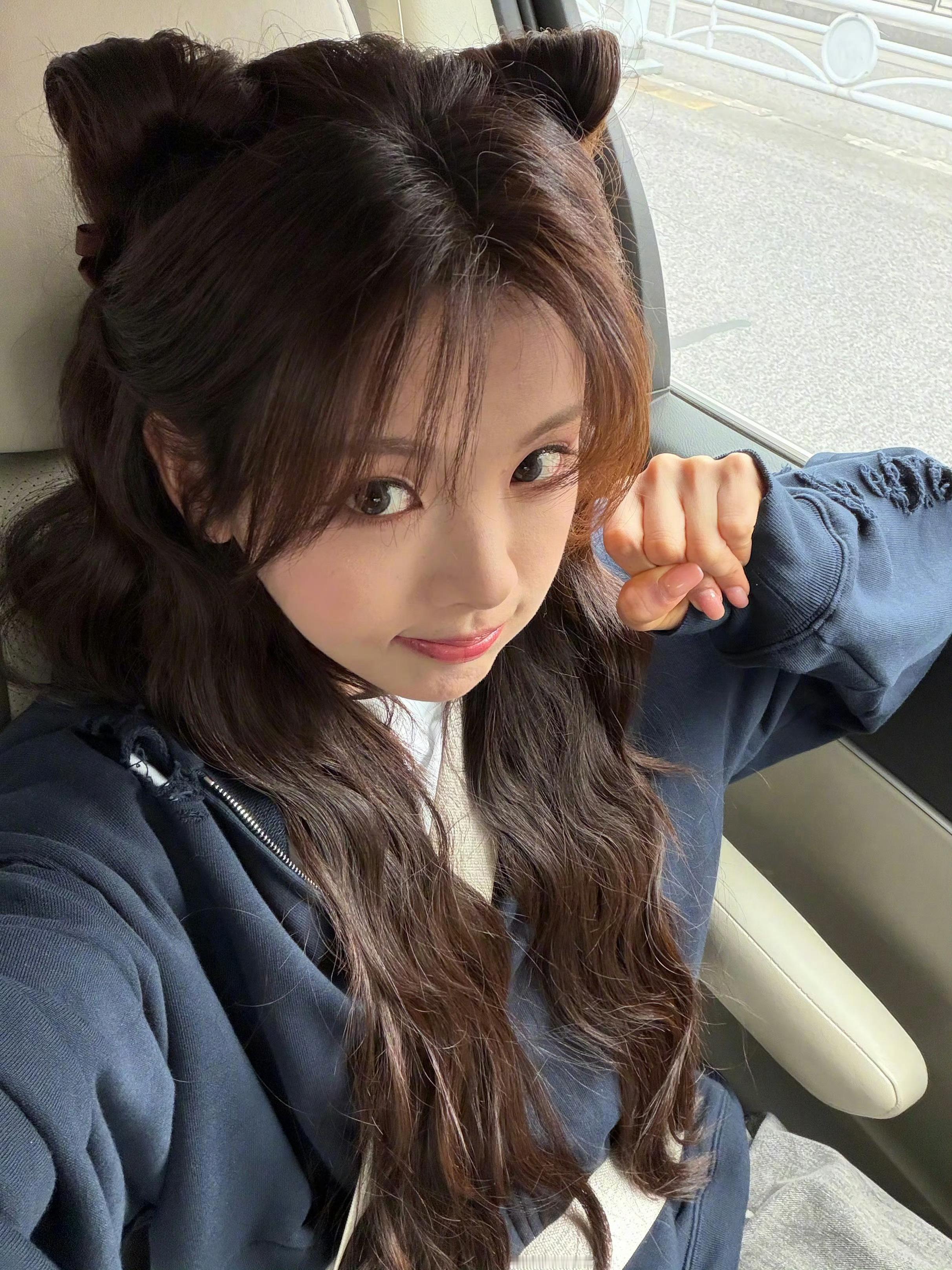 杨超越猫耳自拍超越你萌！