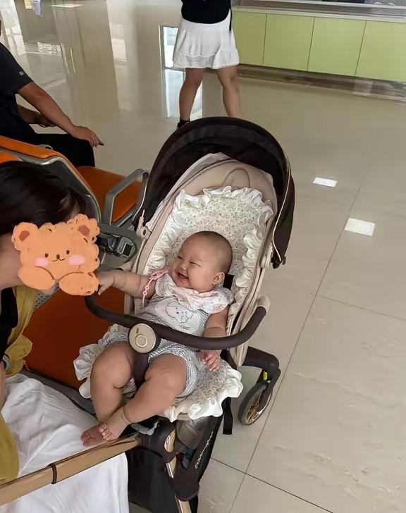 很多人问我为什么会分开，矛盾其实就是从坐月子开始的我生孩子难产，婆婆被吓得