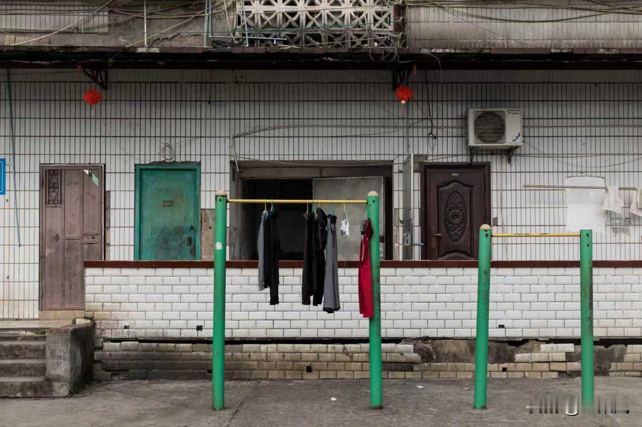 今年的春天比以往来得早，看惯了被装饰过的春景，来看点原生的春天即景看看有没有人