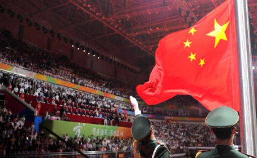 美国被彻底震慑？当年外国记者问：“美国拥有的核弹头可以摧毁世界1000次，难道中